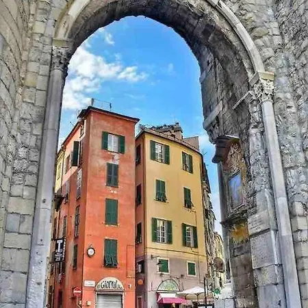 Casa Azzurra, Nel Cuore Di * Genua