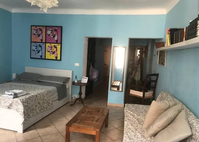 Casa Azzurra, Nel Cuore Di *
