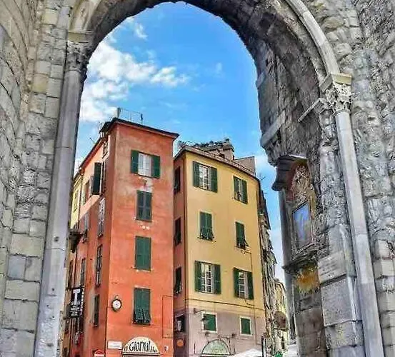 Casa Azzurra, Nel Cuore Di * جنوة
