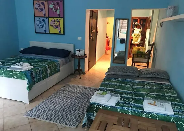 Casa Azzurra, Nel Cuore Di Genua