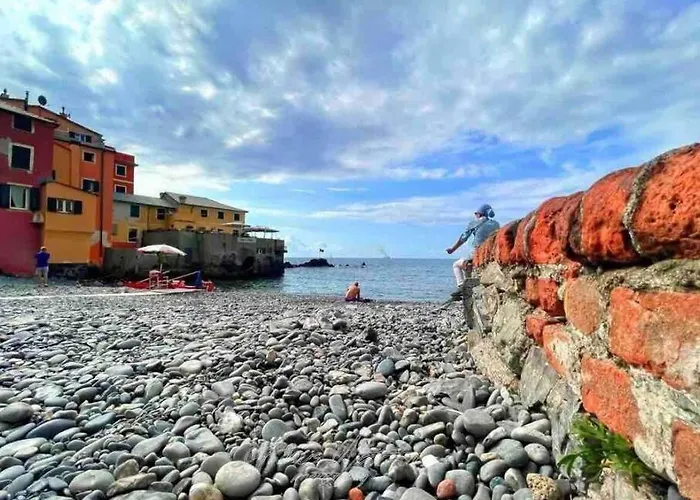 Casa Azzurra, Nel Cuore Di Genua
